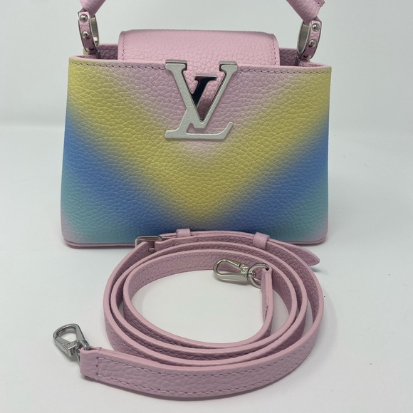 Louis Vuitton Capucines Mini - Picture 13 of 14